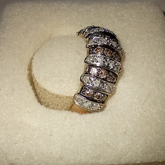 10Kt Yellow Gold Chocolate and White Diamond Ring - Picture 3 of 5